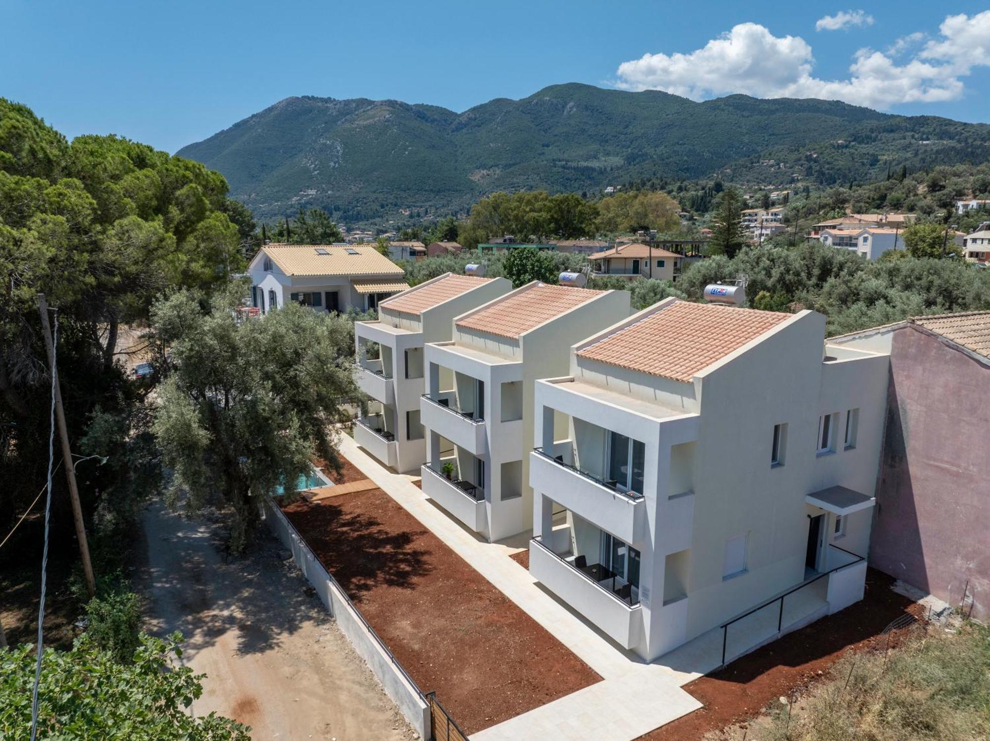 Miralis Apartments Nikiana Exteriér fotografie